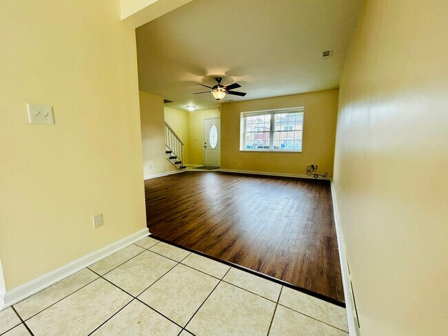 Foto del edificio - 718 Spence Cir