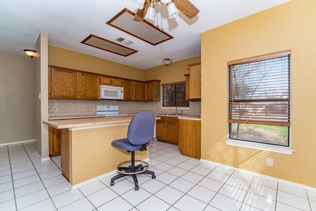 Foto del edificio - 3-BEDROOM HOME ON CUL DE SAC IN SPRING MEA...