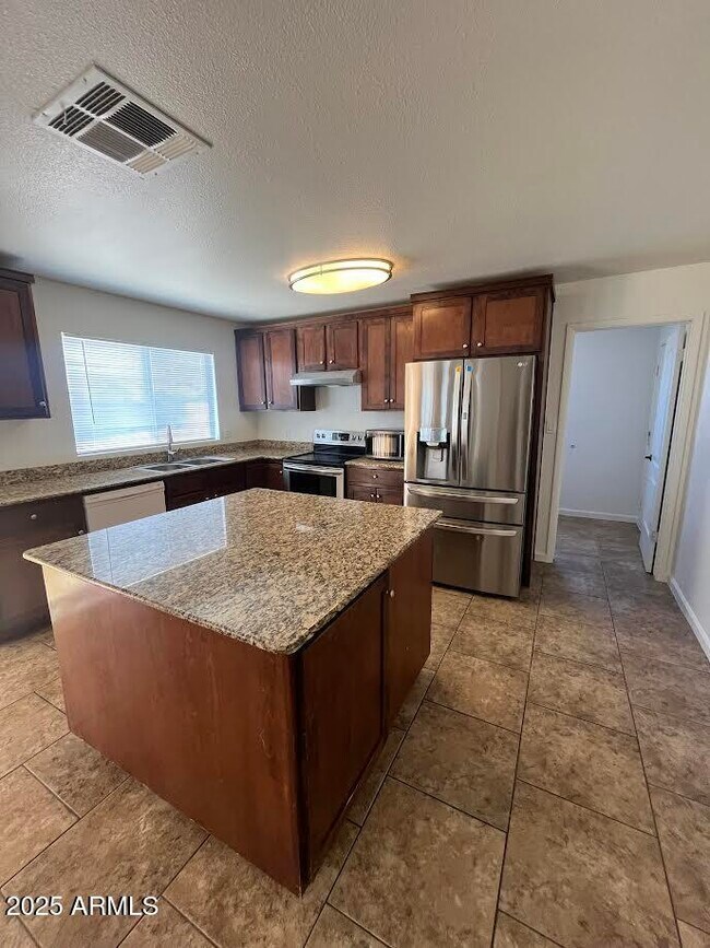 Building Photo - 7222 W Caron Dr