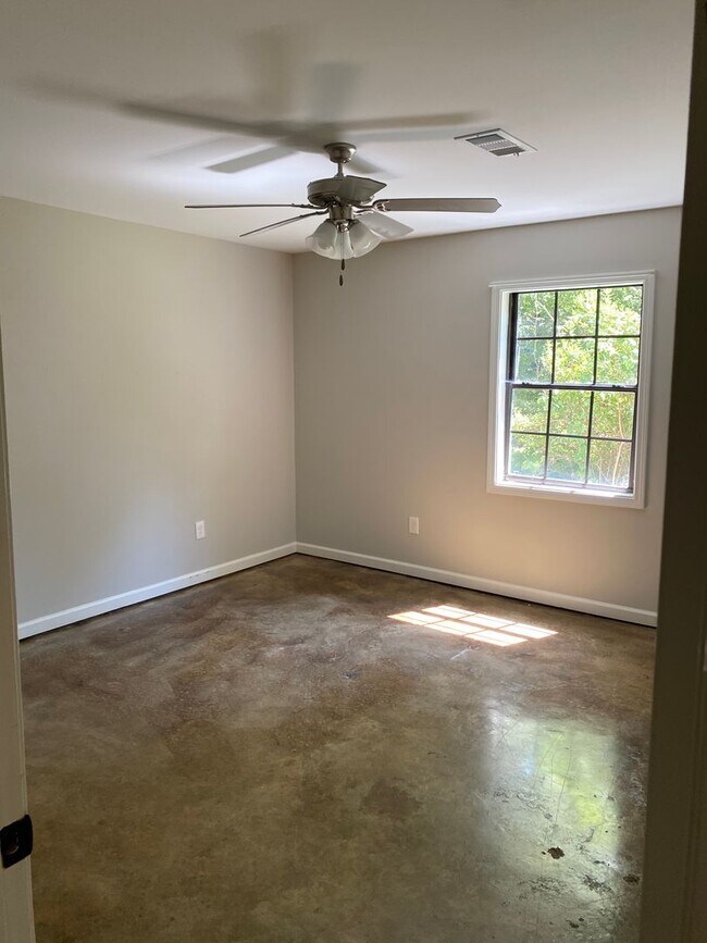 Foto del edificio - Split Floorplan Nestled off S. Lamar on Pe...