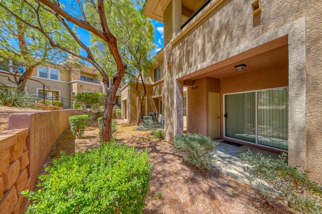 Building Photo - 673 Peachy Canyon Cir