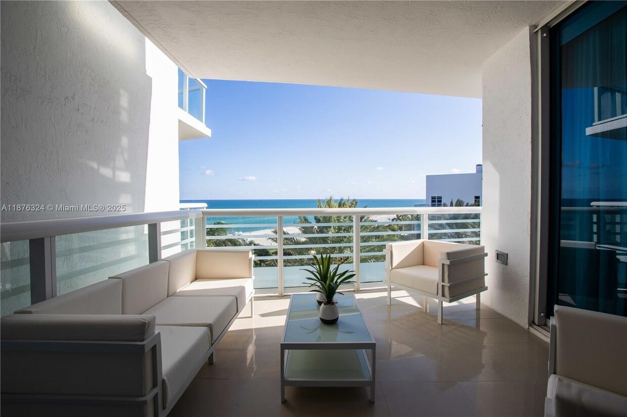 Foto principal - 3801 Collins Ave