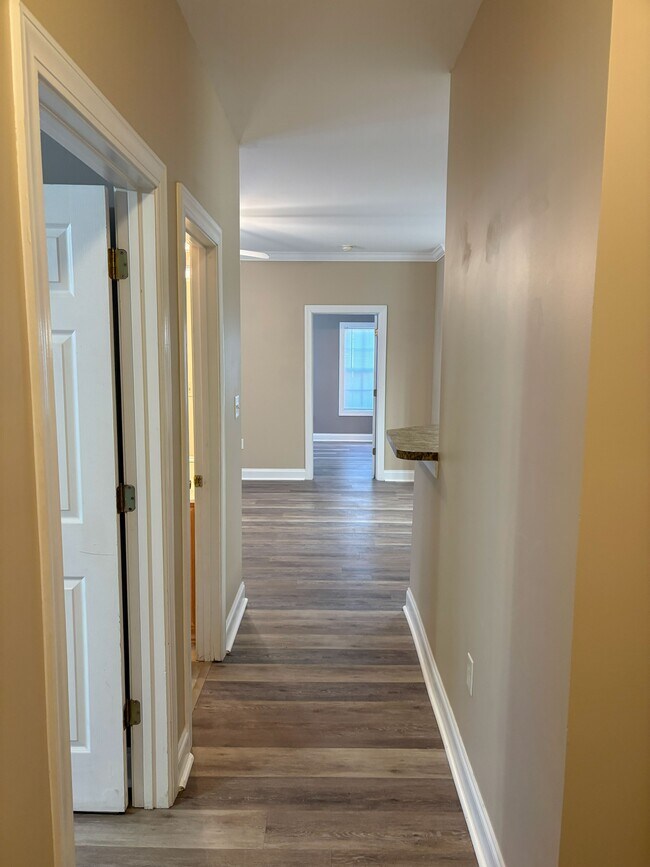 Foto del edificio - 2037 Silvercrest Dr