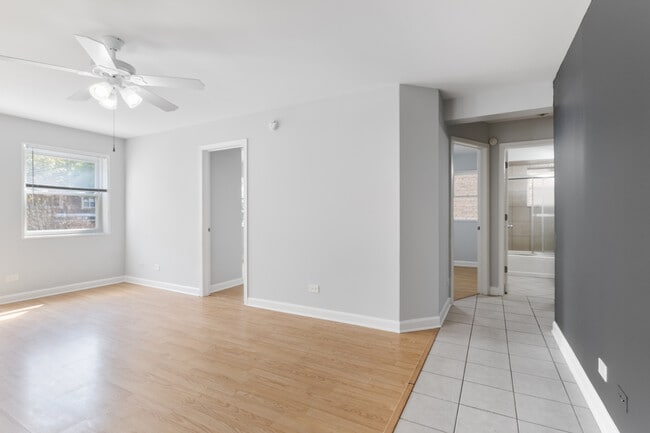 Foto del edificio - 6120 N Kenmore Ave