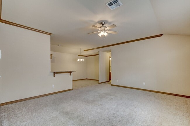 Building Photo - $350 Off First Month's Rent Move In Special!! Duplex in Yukon, Available Now!