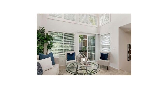 Foto del edificio - 12650 Carmel Country Rd