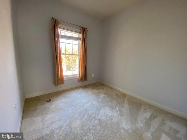 Foto del edificio - 12042 Chestnut Glen Rd