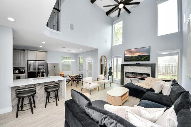 Building Photo - 7542 Lemma Dr