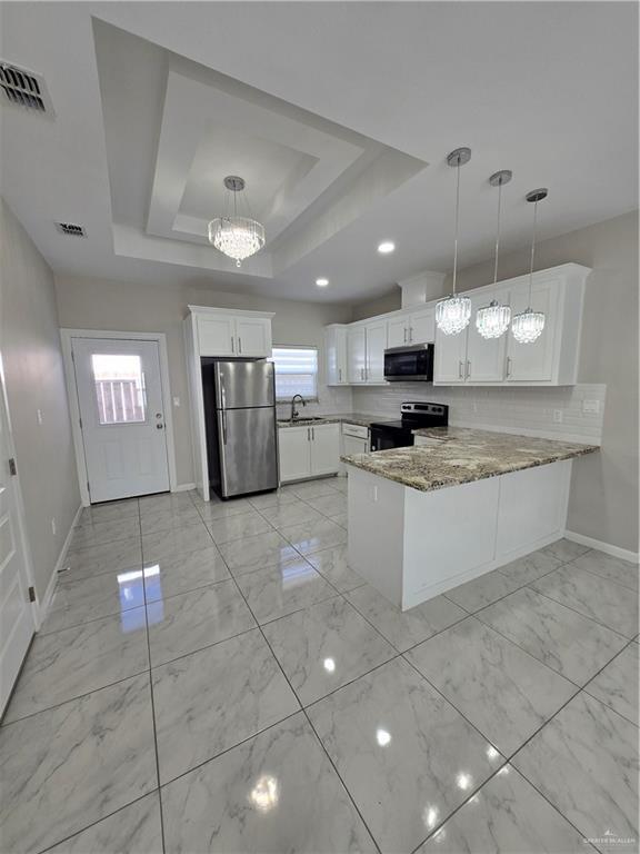 Building Photo - 15 W Woodson Dr