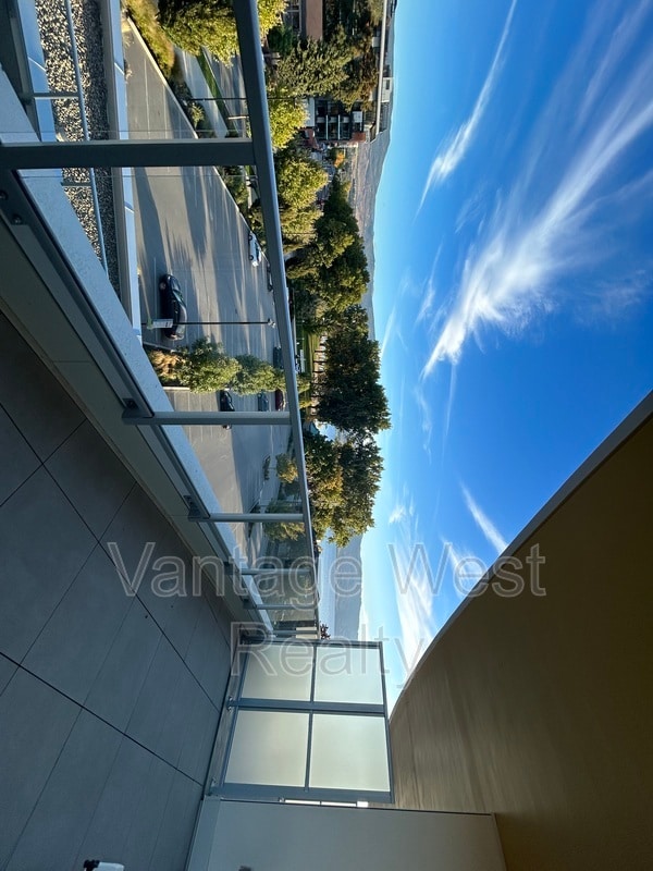 Building Photo - 3316-3316 Lakeshore Rd Building Photo - 3316-3316 Lakeshore Rd