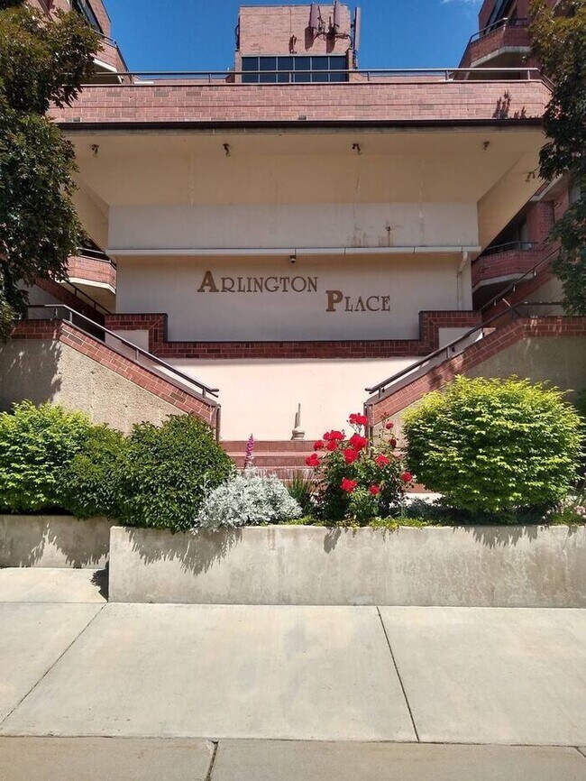 Foto del edificio - Modern Downtown Condo with Secure Access at Arlington Place