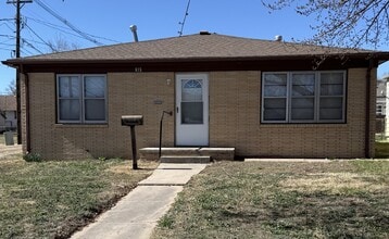 Building Photo - 615 N Elm St