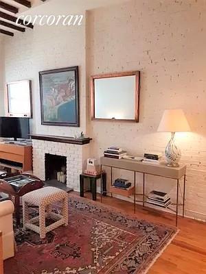 Building Photo - 44 W 65th St