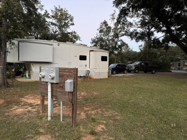 Building Photo - 11947 Woodland Ave