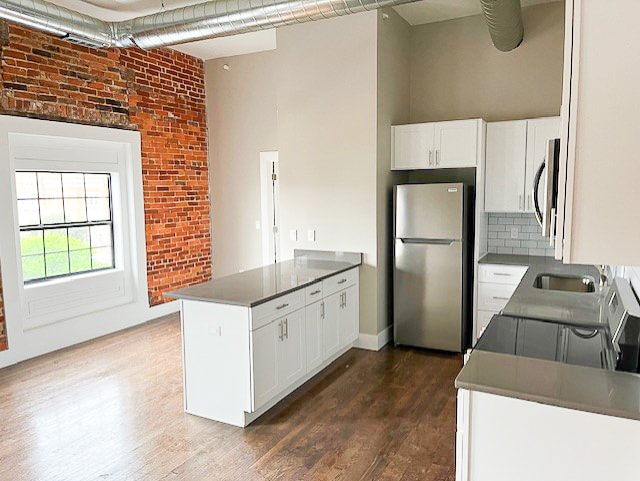 Building Photo - 1212 Meridian St