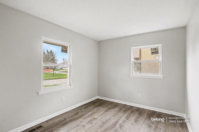 Foto del edificio - 217 Moorfield Dr