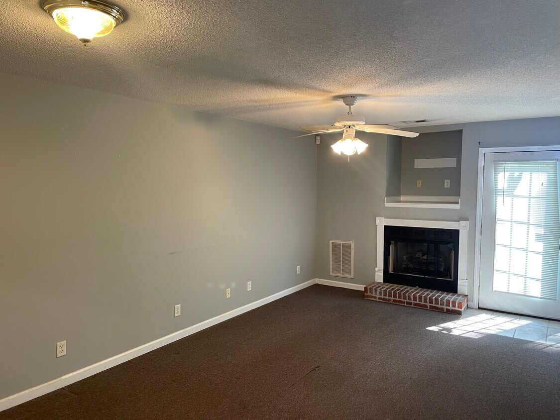 716 King Springs Rd Unit 3, Johnson City, TN 37601 Apartments in