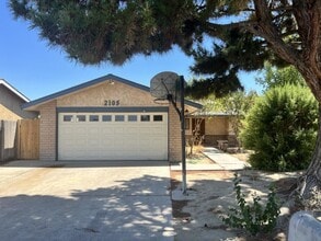 Building Photo - 2105 Vincent Ave
