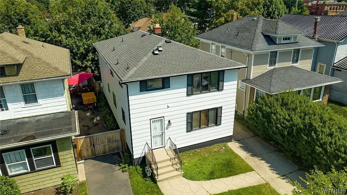Primary Photo - 19 W Northrup Pl