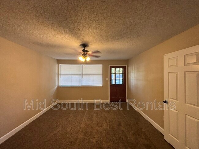 Foto del edificio - 5 Hiland Pl