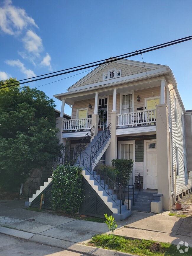 Building Photo - 2528 Jena St