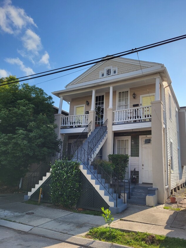 Front - 2528 Jena St