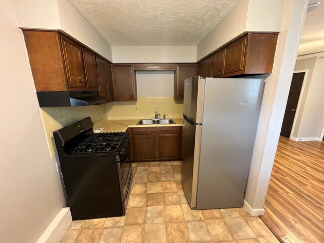 Building Photo - 103 College Park Ct