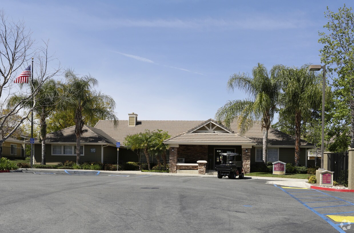 Foto principal - Vintage Terrace Senior Apartments