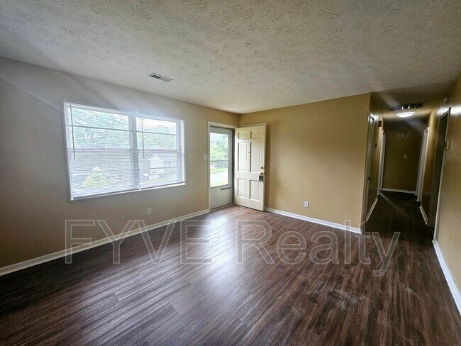 Building Photo - 4907 Oakbrook Ct
