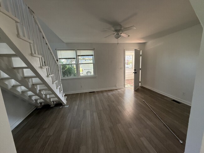 Foto del edificio - 9631 Worth St