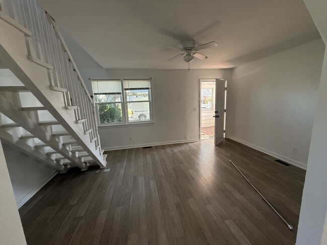 Photo - 9631 Worth St House