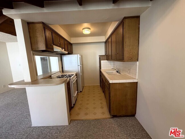 Foto del edificio - 307 N Curtis Ave