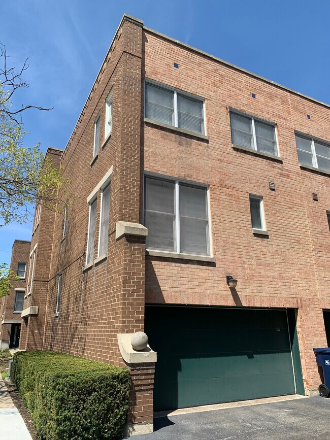 Garage - 7233 Franklin St