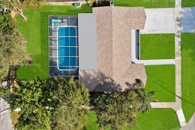 Foto del edificio - 3719 W Park Rd
