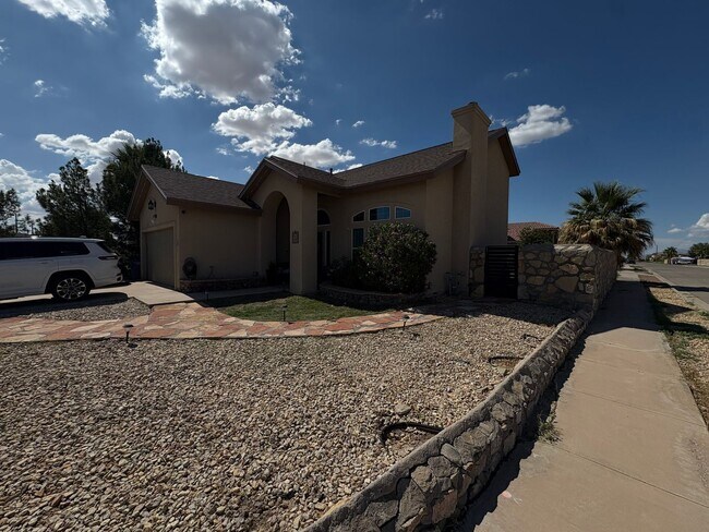 Building Photo - HOME FOR RENT IN THE WESTSIDE OF EL PASO