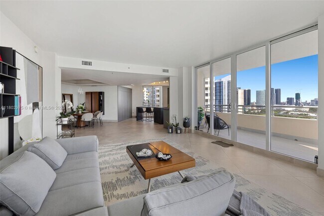 Foto del edificio - 808 Brickell Key Dr