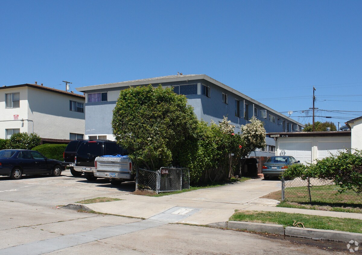 Building Photo - 2038 Reed Ave