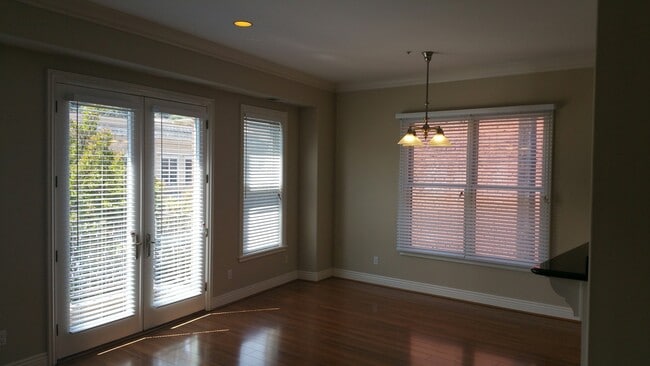 Photo - East Main Street Apartment