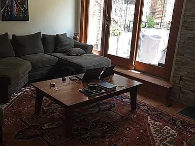 Building Photo - 2044 Appletree St