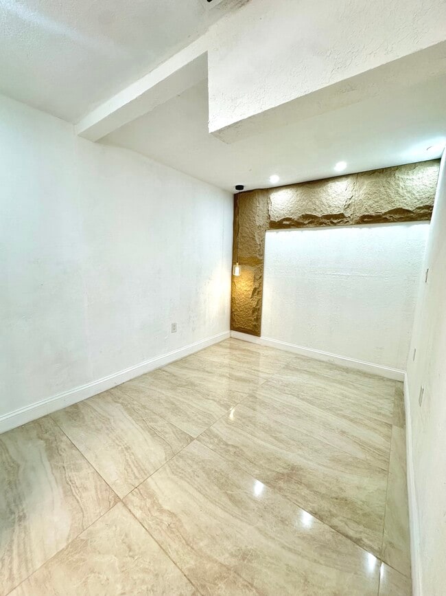 Foto del edificio - 11402 NW 22nd Ave