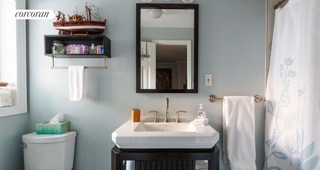 Building Photo - 323 8th St