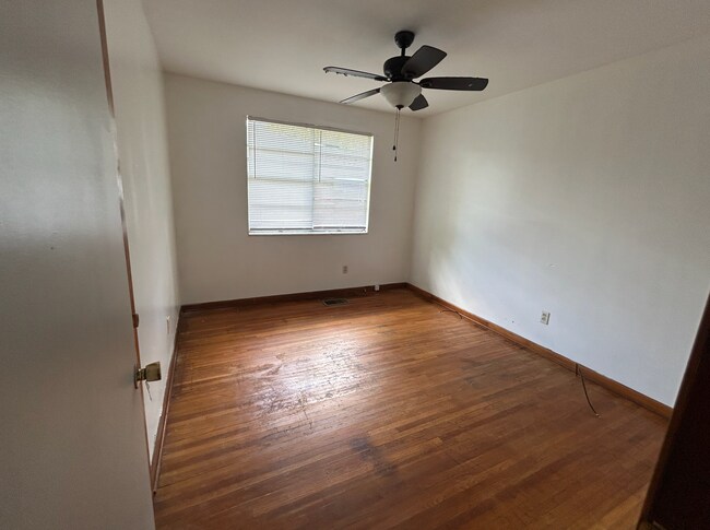 Foto del edificio - 440 Oakmont St