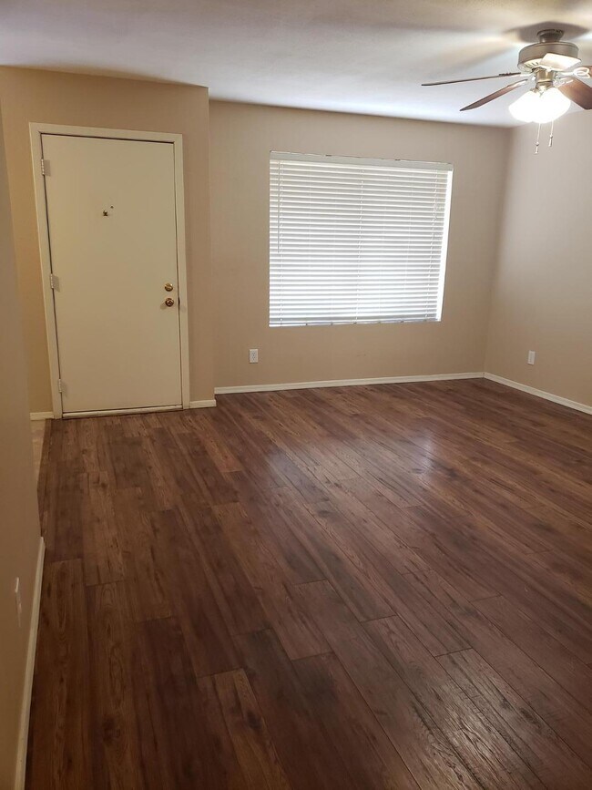 Foto del edificio - 9626 W Mountain View Rd