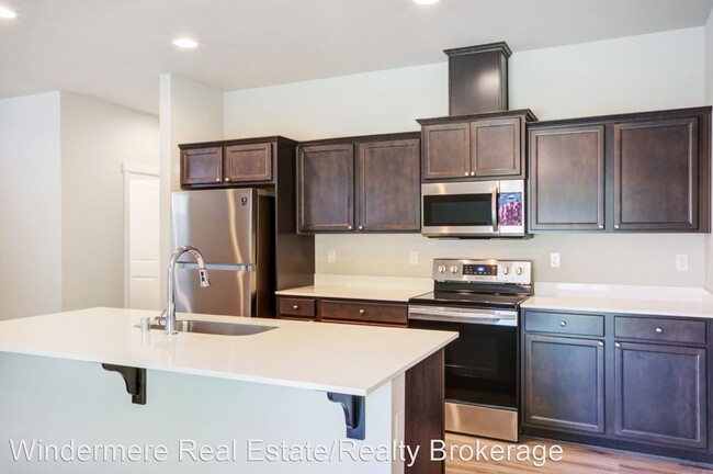 Building Photo - 4 br, 2.5 bath House - 8426 63rd Pl NE