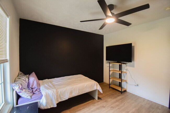 Foto del edificio - 3 Bedroom 2 Bath with Bonus