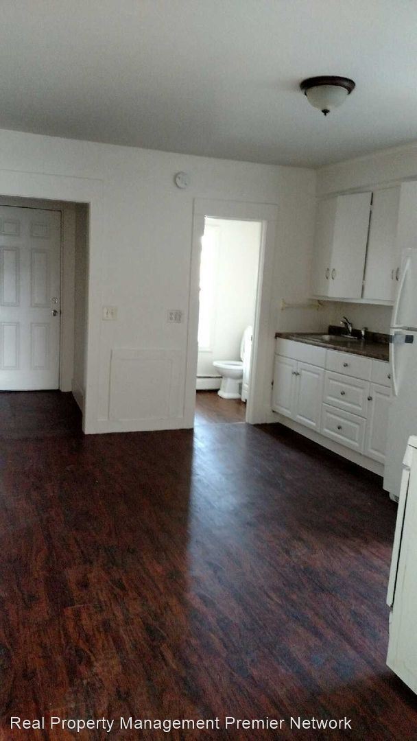 Building Photo - 1 br, 1 bath House - 180 Cedar St Apt #3