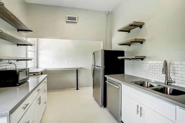 Building Photo - 1329 Nicholson St