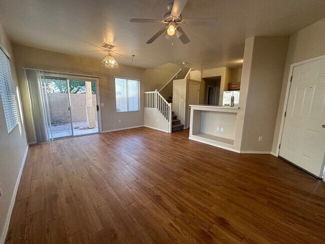 Building Photo - 623 E El Monte Pl
