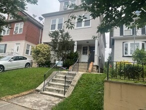 Building Photo - 945 Monroe Ave