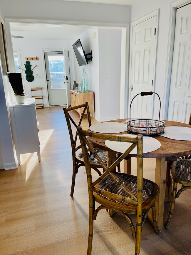 Foto del edificio - 714 Hurricane Rd